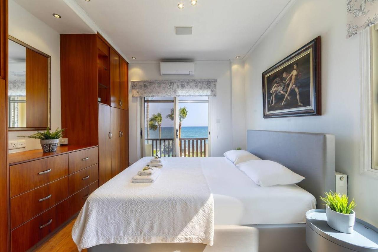 Beachfront Villa Carpe Diem Kiti Exterior photo