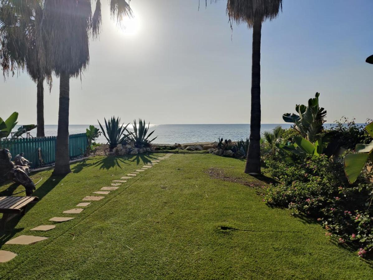 Beachfront Villa Carpe Diem Kiti Exterior photo